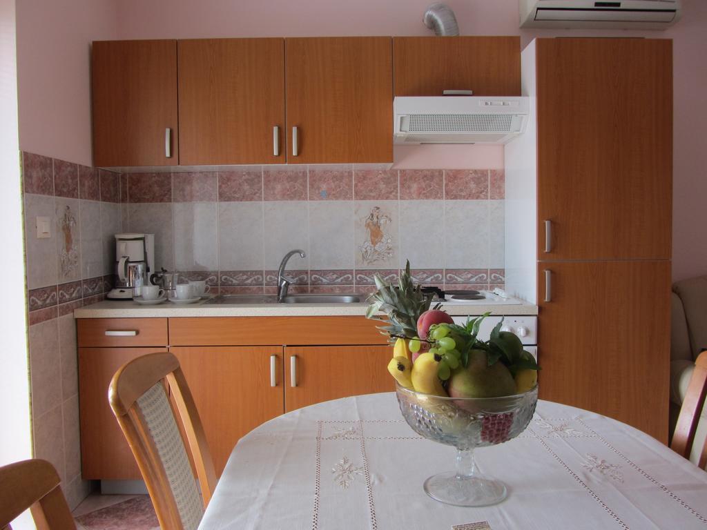 Apartments Dilja Malinska Rum bild